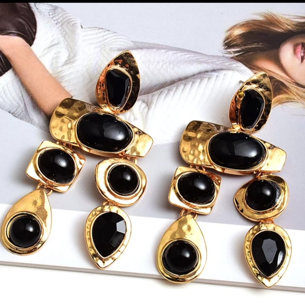 Vince Camuto Vintage Color Dangling Earrings